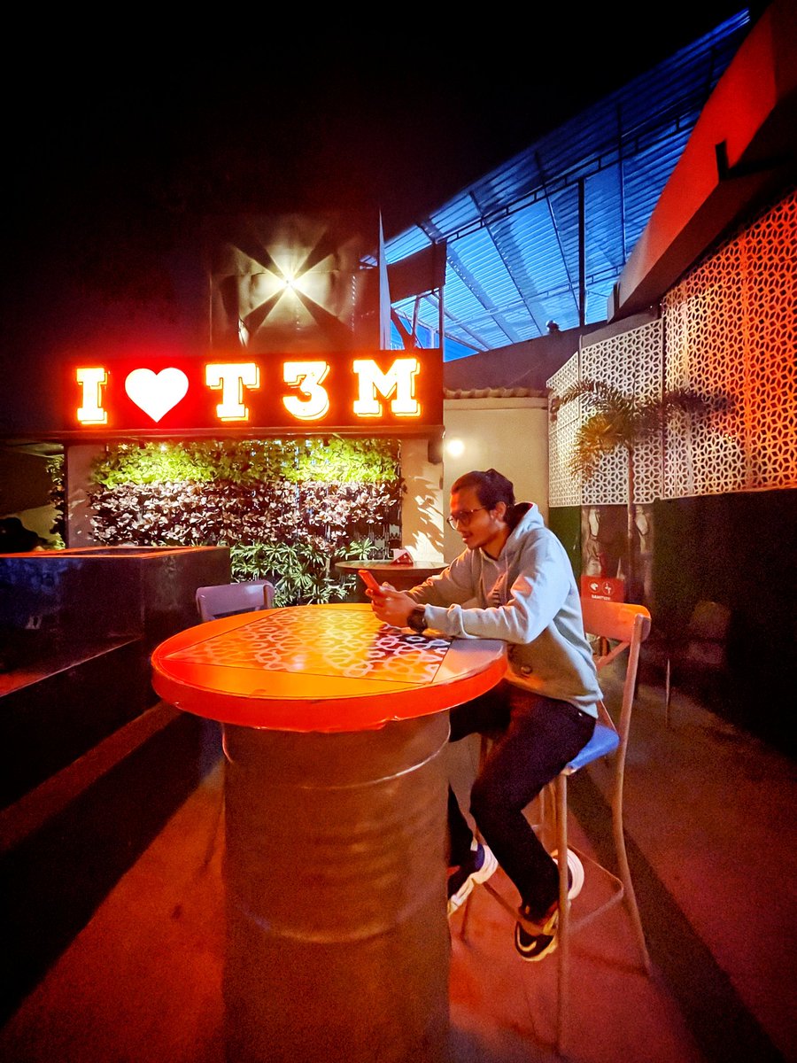 dpattrickhub's tweet photo. 💙
#mobilephotography #photography #punenightlife #photooftheday #publife #travelphotography #photographers #showtime #iphone12promax #photographylovers #love #streetphotography #travel #lightroom #sunset #dancefloor #dpattrickhub #mobileclick #indianphotography #hoddies https://t.co/y78HvMq9Gs