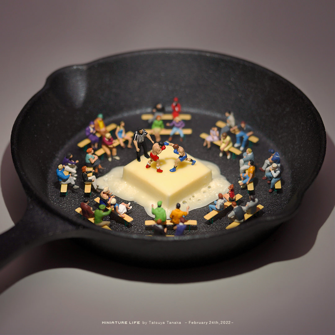 「フライ級のパンチ=フライパン 」|Tatsuya Tanaka 田中達也のイラスト
