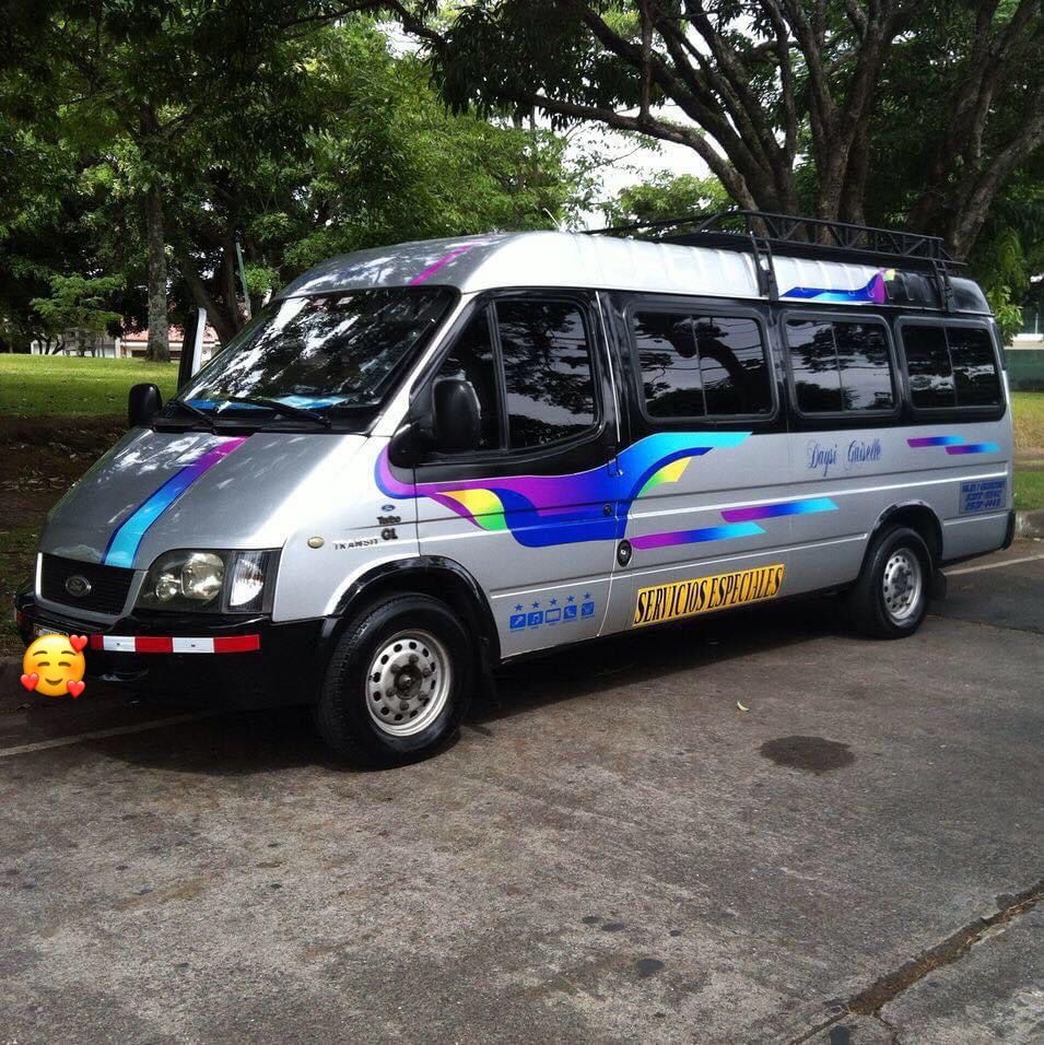 kimidayi's tweet photo. Buenos días! Mi papá se compro una BUSETA, la misma está con todos los PERMISOS 🙏🏻. Por favor RT mi papá ocupa trabajarla. Puede hacer viajes tanto en Costa Rica, Costa Rica - Panamá, Costa Rica - Nicaragua, en excursiones. Es un excelente chofer con muchos años de experiencia. https://t.co/13saNobHCX