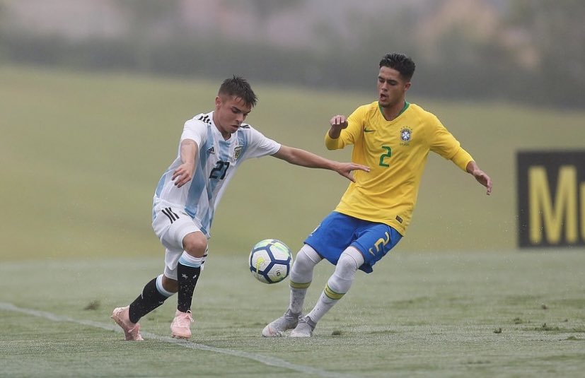nachocaste_'s tweet photo. #Talleres | 🚨 Otro pibe del Club que se va: Valentín Giraudo jugará en #EstudiantesLP.

👉🏻 El joven delantero de 19 años, quien no llegó a firmar su primer contrato profesional, será nuevo refuerzo del “Pincha”.

🥺 Uno de los mejores jugadores que vi cuando cubría inferiores. https://t.co/GhllGrDuTD