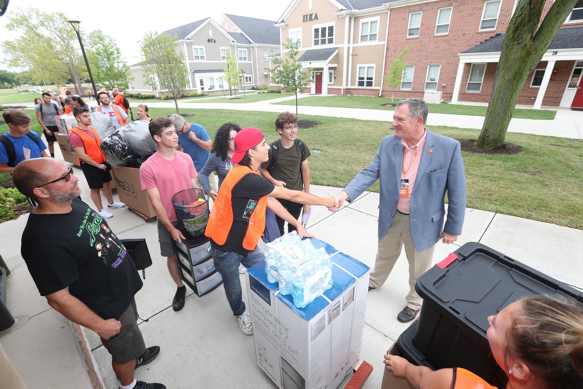 bgsu's tweet image. Today marks four years since @Pres_Rogers was named the 12th President of Bowling Green State University! He is the first alumnus to serve in this role. Thank you for all you do to move #BGSU forward.