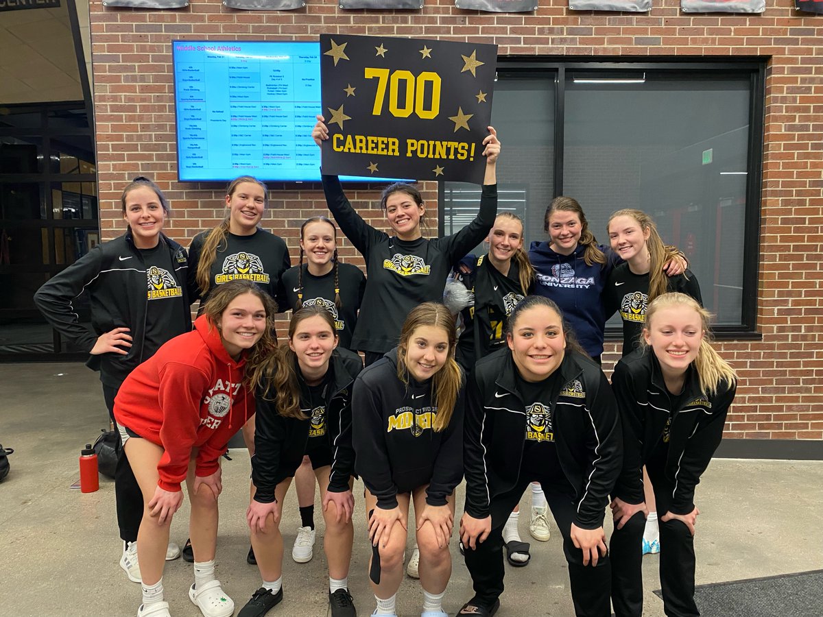 PRA_Miners's tweet photo. Congratulates to Senior Elizabeth Rooks for becoming the first Miner ever to score 700 lifetime points in #prabasketball history! #gominers https://t.co/ZY6w5WY6Ig