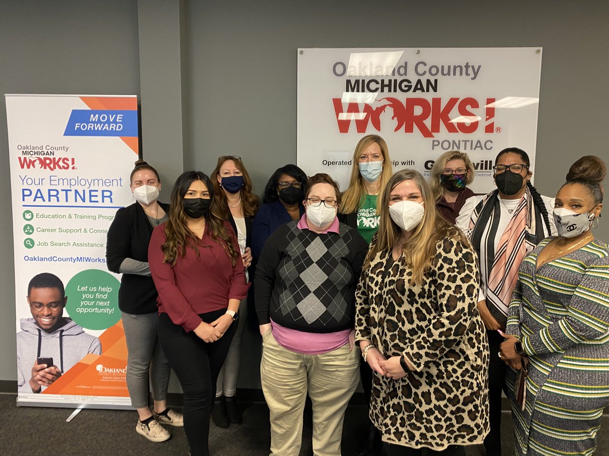 OaklandMIWorks's tweet photo. #OaklandCounty Economic Development, Director, @IngridTighe stopped by the @MIWorksPontiac office to see how they help #JobSeekers in #PontiacMI through career resources. To find your local #Michigan Works! office &amp; learn how they can assist you, visit: https://t.co/1x9yZlz0j8 ✅ https://t.co/g4YFmuz7sB