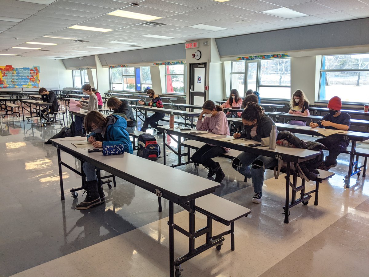 orr_daniel's tweet photo. Nos matheux participent aux concours de #maths Pascal, Cayley et Fermat de @uWaterloo_CEMC à #TOOU! Allez-y les Dragons! @CSViamonde https://t.co/LTXblW61Ay