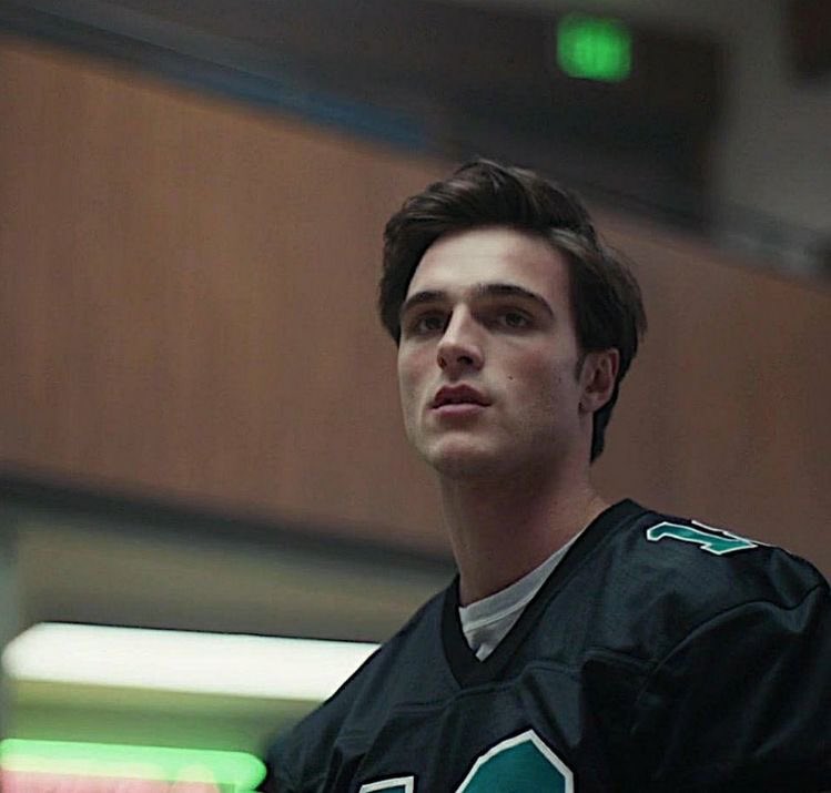 konohacityrp's tweet photo. Ficha On.
Nome: Nate Jacobs
Idade: 21
Sexualidade: -
User: @jacobsnatte
Pronomes: ele dele
Origem: Euphoria
Ocupação: Jogador de futebol americano e estudante de administração 

Personagem 2D e Shape: https://t.co/CUaiW8sXXo