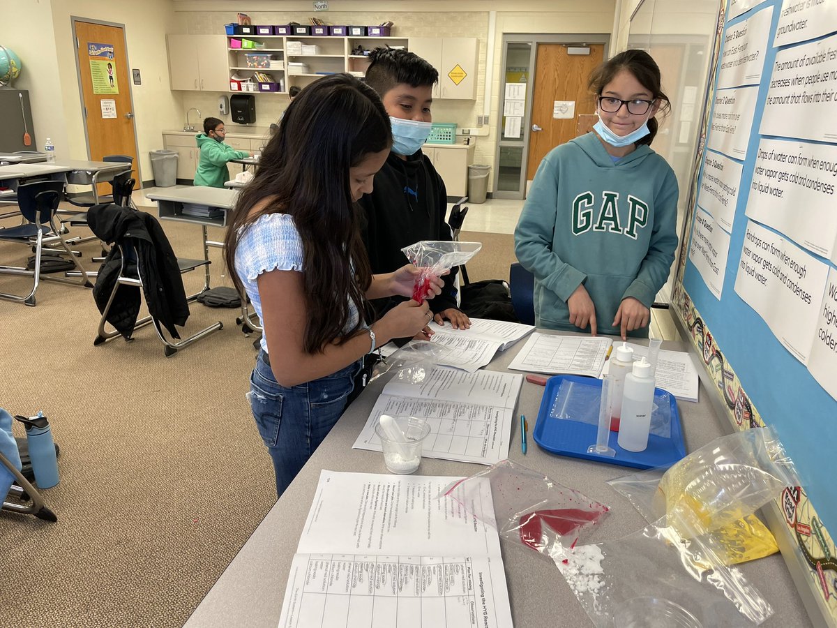 patsyacorn's tweet photo. @HowardGI 5th grade scientists mixing substances to create chemical reactions. https://t.co/PwHtfLzfIM