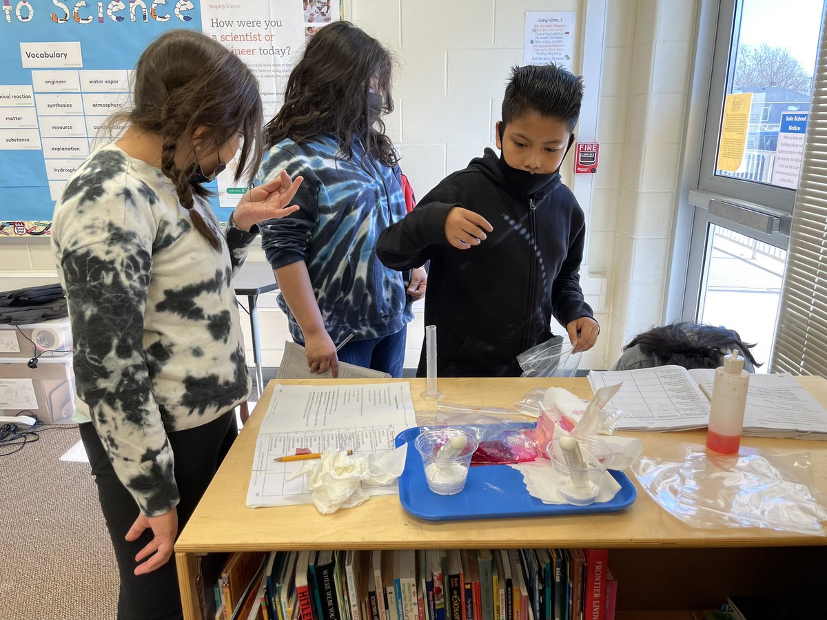 patsyacorn's tweet photo. @HowardGI 5th grade scientists mixing substances to create chemical reactions. https://t.co/PwHtfLzfIM
