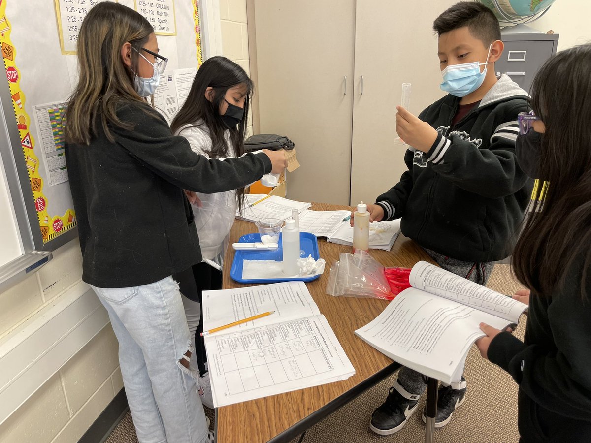 patsyacorn's tweet photo. @HowardGI 5th grade scientists mixing substances to create chemical reactions. https://t.co/PwHtfLzfIM