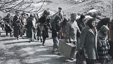 ebedbizimdir's tweet photo. Sürgünde Çeçenleri gözlemleyen Soljenitsin, Asya'ya sürgün edilenleri saydıktan sonra şunları söyledi:
"Hiçbir söze inanmadılar. Hiçbiri hükümeti memnun etmeye çalışmadı. Psikolojik olarak itaat etmeyen, biri ikisi değil bütün bir ulus vardı. Onlar Çeçenlerdi." #Genocide44 https://t.co/SyDCkjItLu