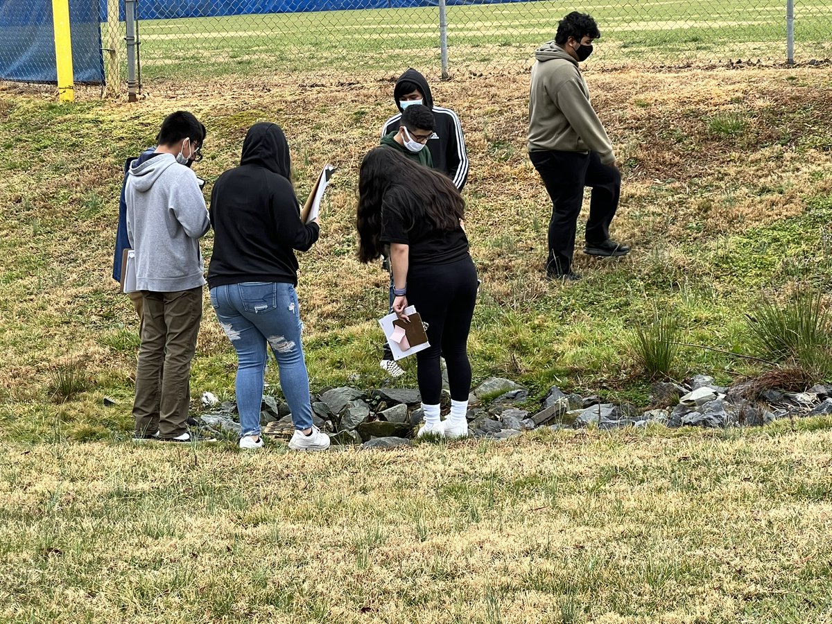 wendi322's tweet photo. Step by step Ss explore examples of Earth’s spheres then create their first storytelling videos using #ipods and @wevideo #CCSDigitalLearning #CEFgrant #DLDay https://t.co/N2aSj1DAJP