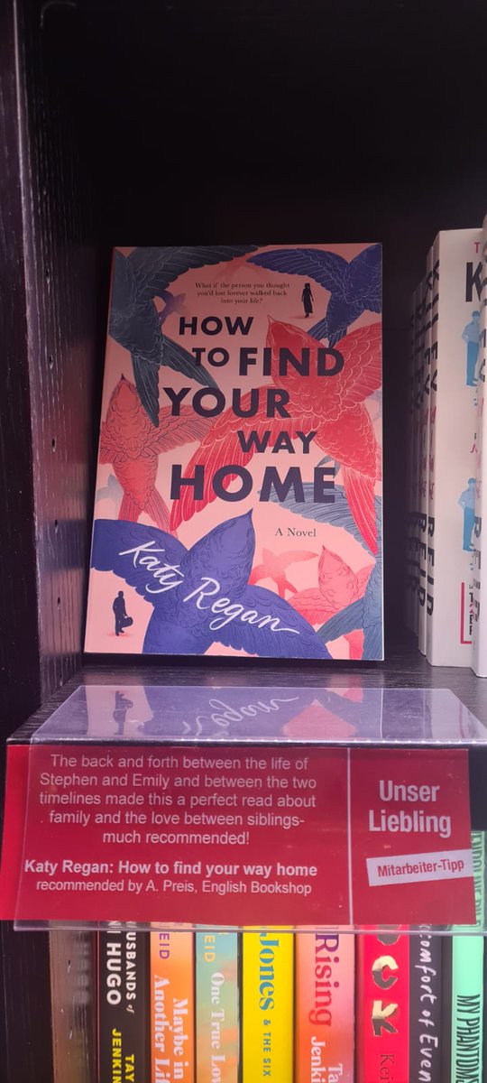 katyreganwrites's tweet photo. A friend who lives in Berlin sent me this pic of my book in his local, independent, English-speaking book shop. 'unser liebling' is 'our favourite' in German. Totally made my day! @berkleypub @mantle 😍 https://t.co/vJATSwqpR2