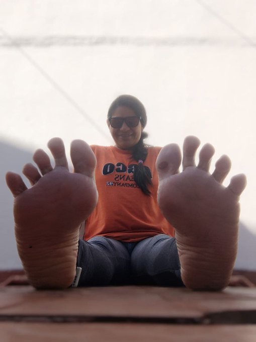 me abro todita para t&iacute; 💋👣😈🔥😏 #sexyfeet #FootFetish #feet #feetmodel #feetlovers #feetfetish #sexytoes<a href="/tag/sexyfeet"class="tags">#sexyfeet</a><a href="/tag/footfetish"class="tags">#FootFetish</a><a href="/tag/feet"class="tags"><span>#feet</span></a><a href="/tag/fetish"class="tags"><span>#fetish</span></a><a href="/tag/feetlovers"class="tags"><span>#feetlovers</span></a><a href="/tag/toes"class="tags"><span>#toes</span></a><a href="/tag/prettyfeet"class="tags"><span>#prettyfeet</span></a><a href="/tag/toesday"class="tags"><span>#toesday</span></a>