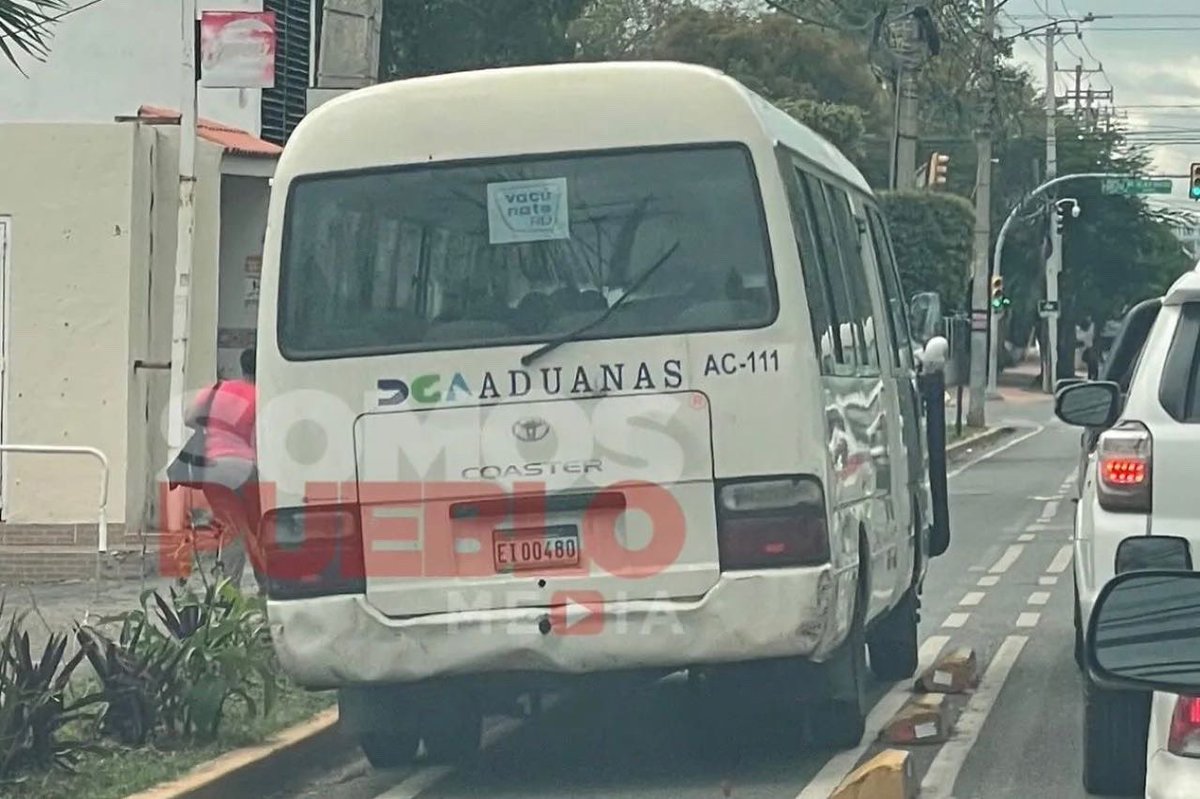 El director de PROMESECAL dio instrucciones al encargado del Departamento de Transportación de esa entidad para que pusiera a disposición de la DIGESETT al conductor para que sea fiscalizado por violación al art. 156 de la Ley 63-17.

#DIGESETTFiscaliza