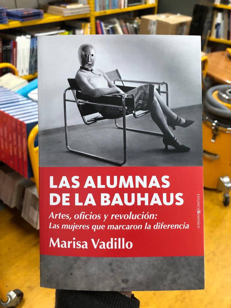 faunam_mx's tweet photo. Las alumnas de la Bauhaus
Artes, oficios y revolución:
Las mujeres que marcaron la diferencia.
Libro de Marisa Vadillo, pronto disponible en la Biblioteca Lilia Guzmán y García.
#UNAM #bibliotecasunam #bibliotecas #FAUNAM #adquisiciones2021 #bibliotecaliliaguzmángarcía https://t.co/UXR01MoUFV