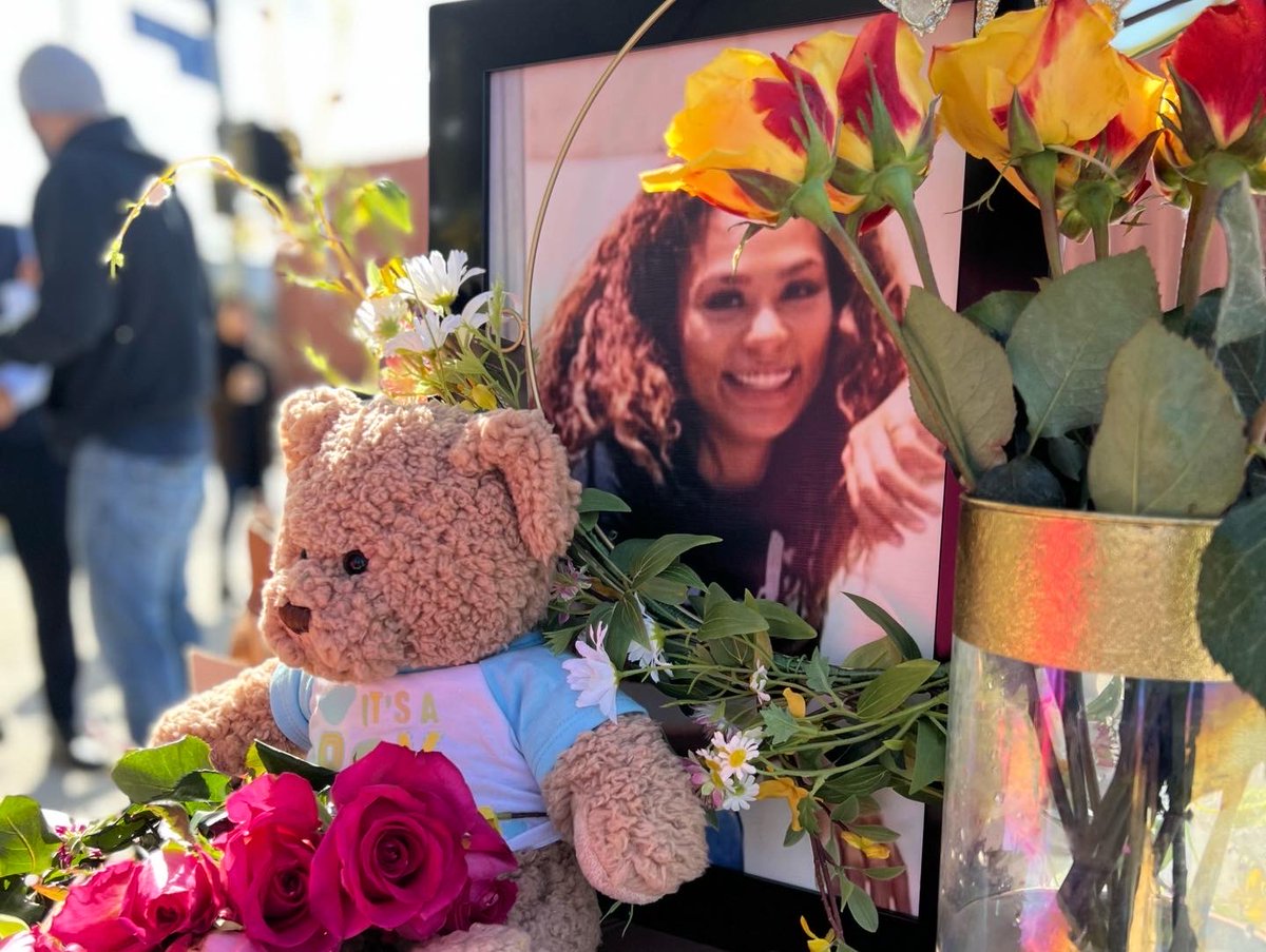 LosAngelesWalks's tweet photo. Yesterday, we put up a #RainbowHalo 🌈 for Chyna &amp; Baby Ikey, killed by reckless driving. Like too many LA Black mothers of crash victims, Chyna's mom, Jasmine, fights 2 fronts: reckless driving + justice system that failed to serve her w/ dignity &amp; compassion. #VisionZeroLA https://t.co/9342ExceOy