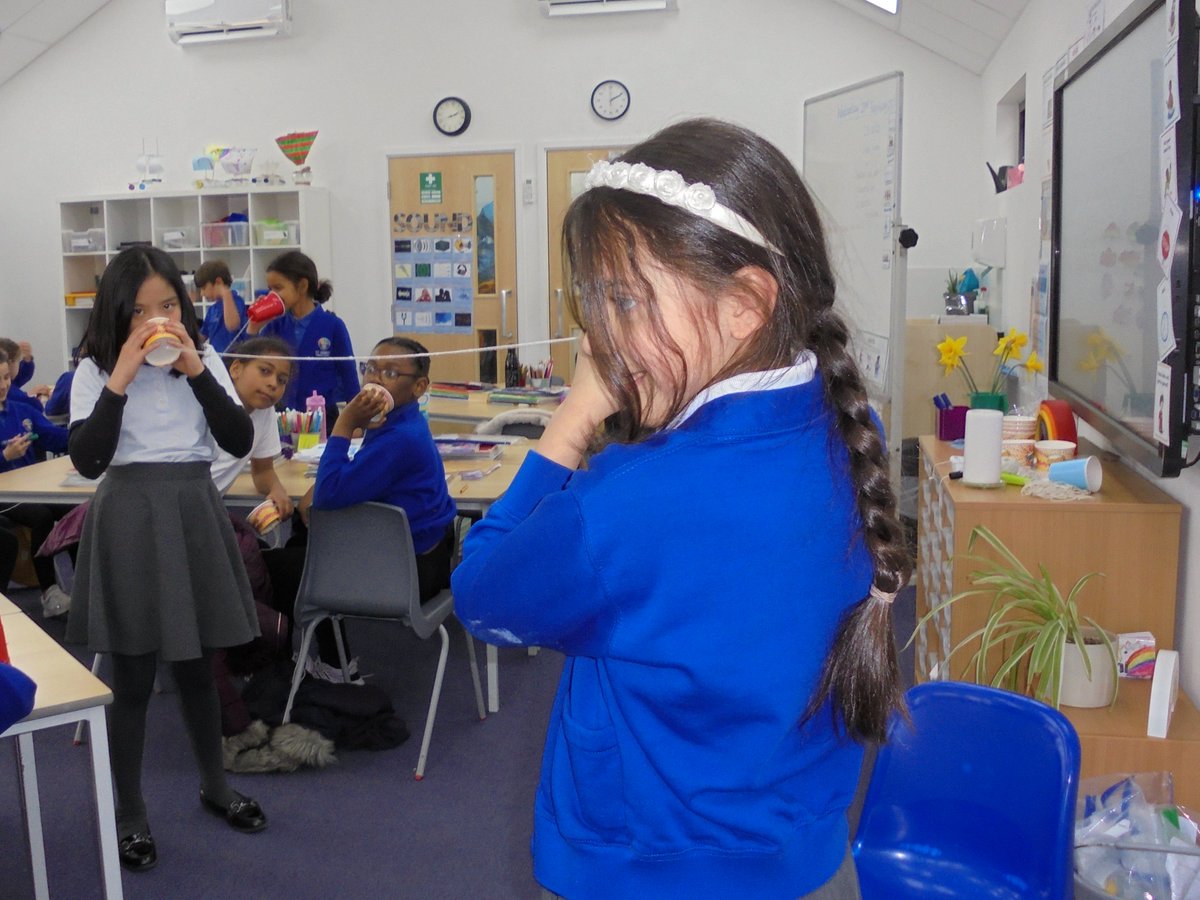 StJamesYear41's tweet photo. Kingfishers were acoustic detectives this afternoon and made string telephones. The challenge was to make the best possible string telephone and suggest improvements #stringtelephones #science #STEMeducation https://t.co/VykqxozfWF