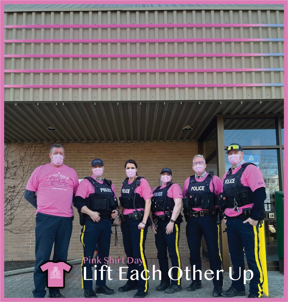UFVRD_RCMP's tweet photo. Join the Chilliwack RCMP and wear pink today as we rally against bullying and “Lift Each Other Up”, promoting diversity, inclusion and acceptance. #PinkShirtDay2022 https://t.co/8aYGTdjD53
