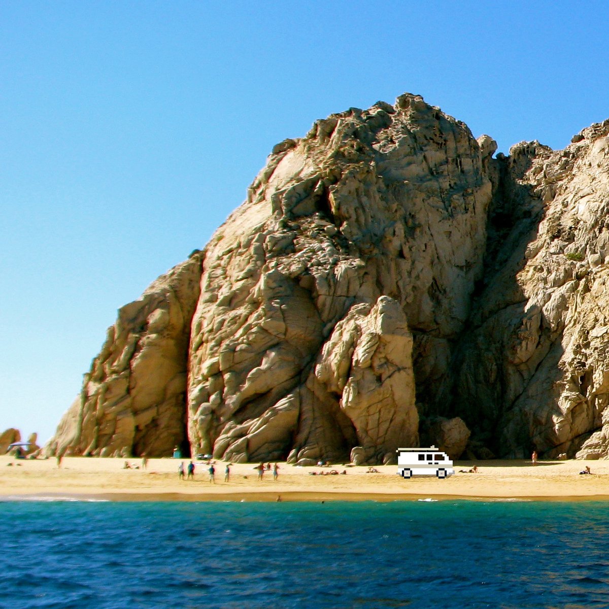 _MrMackenzie's tweet photo. A few years ago I spent a month cruising around Baja in an old van that looked a lot like this van. It was such a great trip, and part of what inspired the @cryptovanzNFT project.
Even if the waves aren't always great, the water is warm.
#cryptocaravan https://t.co/DKKnpRc31Q