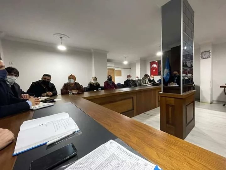 akkadinkol's tweet photo. Haftalık Olağan Yönetim Kurulu Toplantısı İlçe başkanımız Sayın Ahmet Hüseyin ALTINTEPE başkanlığında gerçekleştirildi.

Toplantıya ilçe Kadın kolları başkanımız Sayın Satu ŞAHİN katılım sağladı.
Hayırlara vesile olsun. https://t.co/z5hBeo22GB
