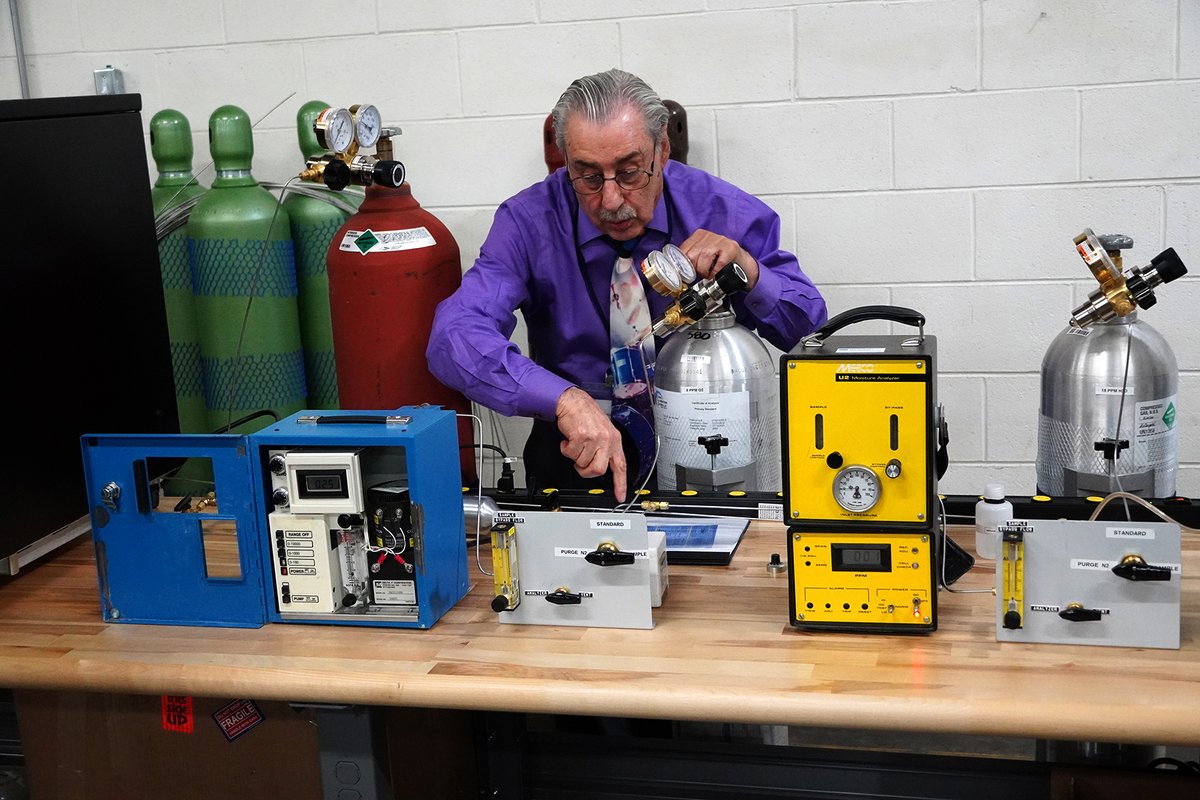 cyltec's tweet photo. Students at the Spec Gas Training Seminar got a special treat this week by being the 1st group to see the new training #lab. Designed as a teaching tool by Ray Borzio &amp; Greg Lewis, the lab contains vital instruments that can measure &amp; calibrate high purity #specialtygases. https://t.co/QbVXSjDHTm