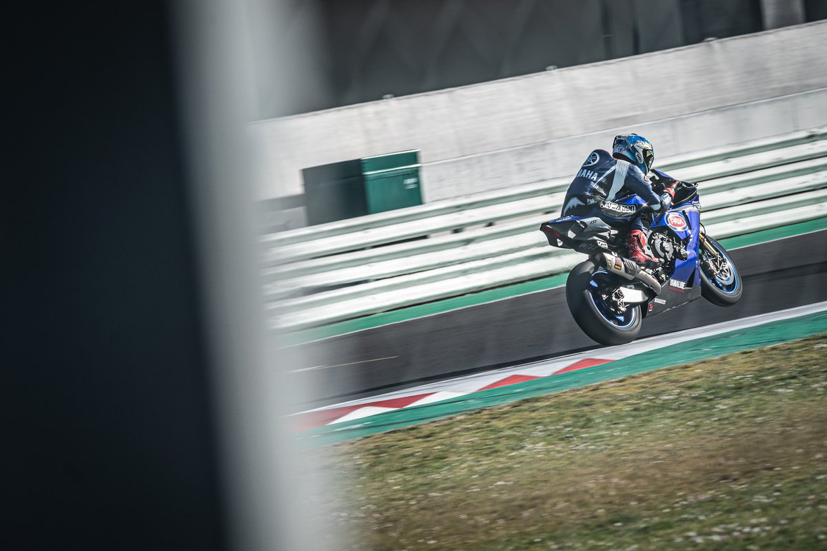 GRTYamahaWSBK's tweet photo. Let's go with another #wheeliewednesday 😍 This time... from behind 👀

@yamaharacingcom @WorldSBK 

#GRTeam #GRTRacingTeam #YamahaRacing #WeR1 #RevsYourHeart #WorldSBK https://t.co/RMHgE9ri10
