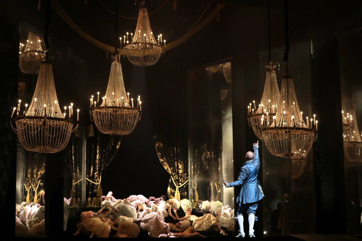 PerScala's tweet photo. Questa sera al #TeatroallaScala debutta la nuova produzione de #PikovayaDama (#Ladamadipicche o #piquedame) di #Čajkovskij

#WeAreLaScala #Opera #lavitaperlascala #performance #laScala #Gergiev #onstage https://t.co/ERIdMdcioW