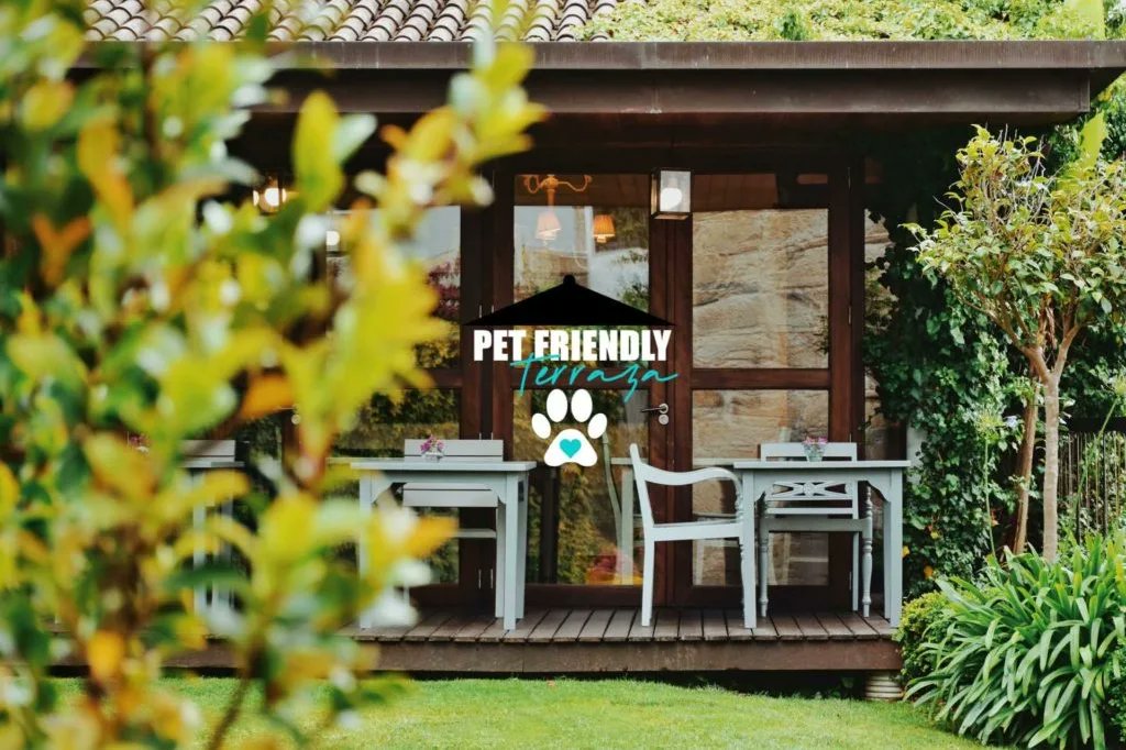 "Desayuno entre viñedos" by @quintasanamaro
Comienza el día de una forma especial.
Defendemos el “desayuno español” con zumo de naranja natural, fruta fresca de temporada, panes, aceite de oliva y embutidos ibéricos. Por supuesto confitería recién horneada.