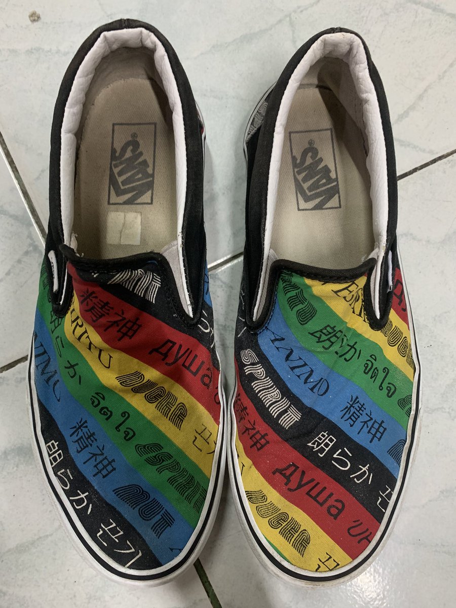 below_shoes's tweet photo. Size 41 
- 1050 ส่ง 30 ค่ะ
#รองเท้ามือสองของแท้ 
#รองเท้ามือสอง 
#ส่งต่อรองเท้ามือสอง 
#ส่งต่อเสื้อผ้ามือ2 
#ส่งต่อเสื้อผ้ามือสอง #vansofthewall https://t.co/7KvRJnRGFf
