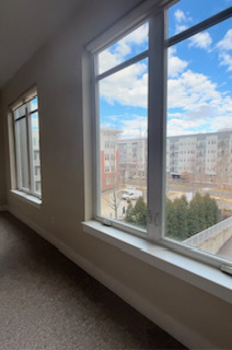 Spacious and rare 560 sq foot studio apartment available immediately! Please contact us for a tour before it's gone.
#Lincolnpropertycompany #Medfordma #Livelovelincoln #riversedge #Lpcne