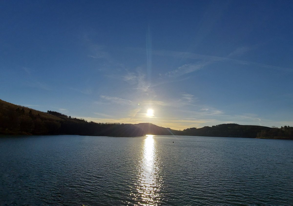 SandraMellios's tweet photo. Unwind in the sunshine. Love the lake. Clears the head.
#headclear #photography #soul https://t.co/jkLBraymWx