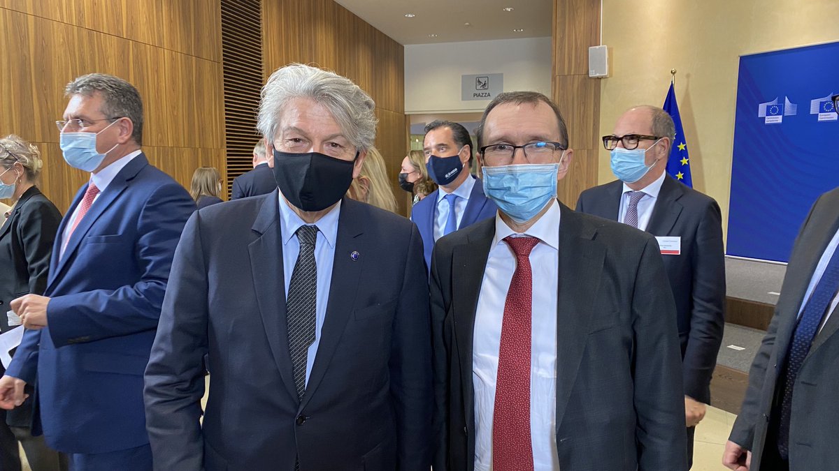 RolfEinarFife's tweet image. Excellente rencontre à Bruxelles entre le commissaire #UE ⁦@ThierryBreton⁩ et le ministre du climat et de l’environnement 🇳🇴⁦@EspenBarthEide⁩. Chaînes de valeur résilientes. ⁦@jonasgahrstore⁩ ⁦@NorwayEU⁩