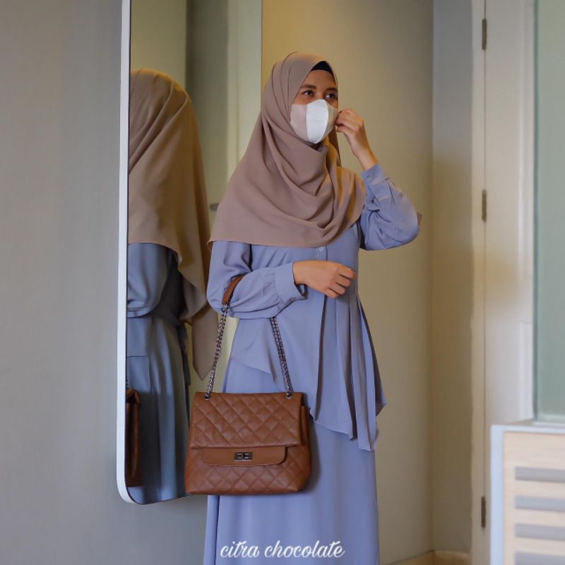 Cek TAS SLINGBAG SHOULDER WANITA MUSLIMAH VANILLA HOUSE CITRA BAG dengan harga Rp149.000. Dapatkan di Shopee sekarang! shp.ee/rdvzymt