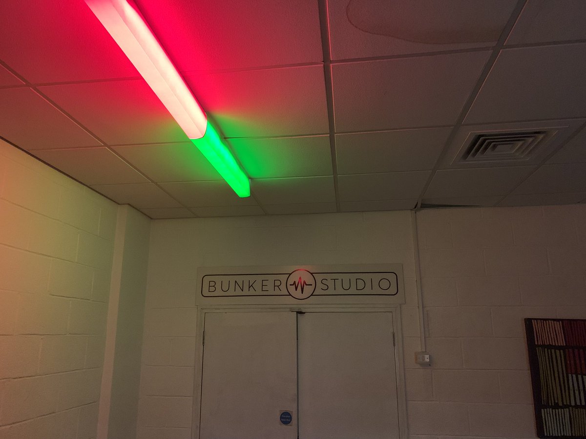 Whatsthesketch1's tweet photo. More collabs for the festival The absolutely brilliant @Inch_Arts ! How much work !! What a brilliant space guys. Even a recording studio . Ace to see you today Jo and crew 😎
#altrincham #altrinchamartsfestival #cheshirelife #incharts #artiswork #bunkerstudio https://t.co/IGXwgoR4Gn