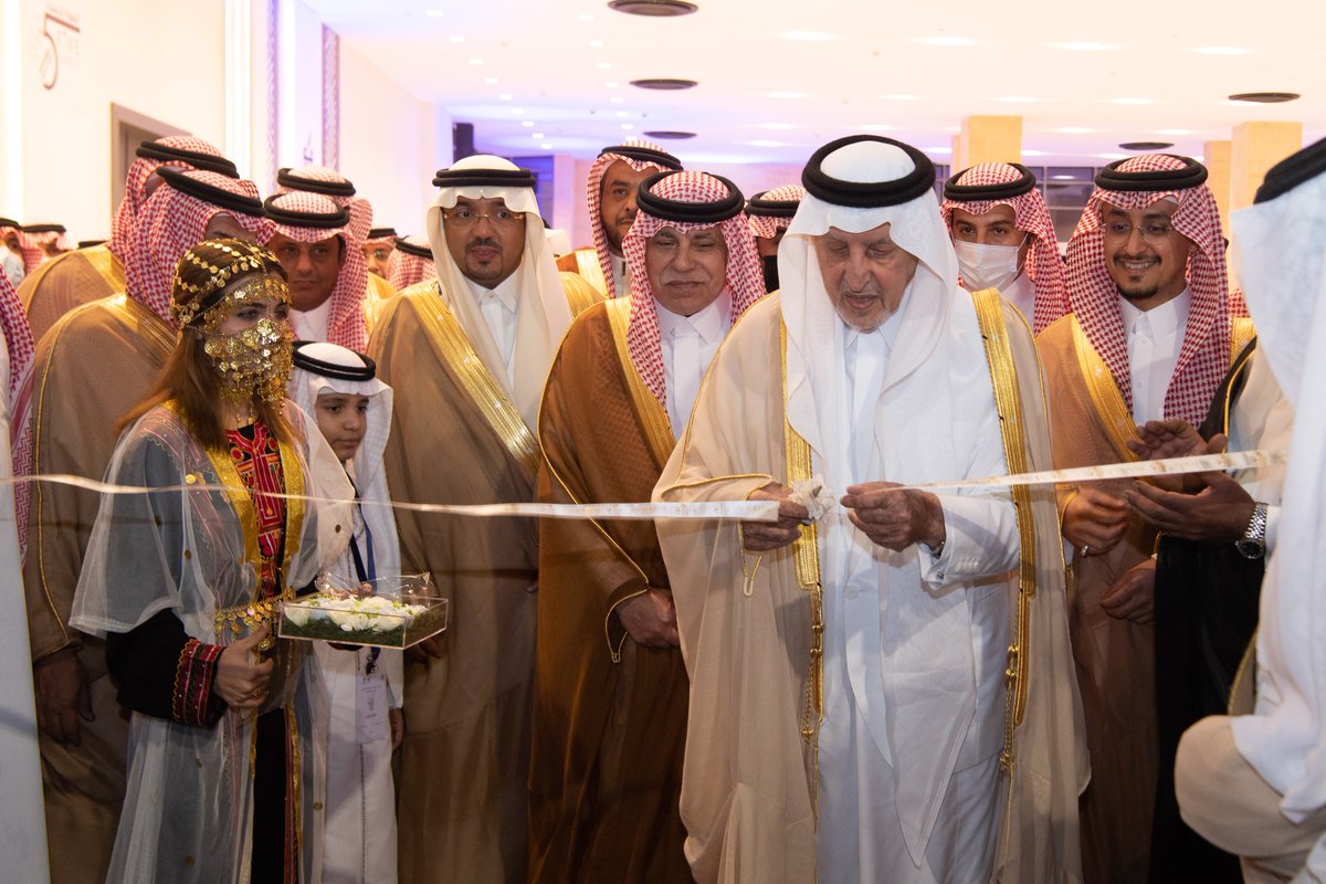 makkahregion's tweet photo. #يحدث_الان
أمير منطقة مكة #خالد_الفيصل
 بحضور وزير التجارة و وزير الاعلام المكلف
د. ماجد القصبي
يشهد احتفالات "#غرفة_مكة"
بمرور 75 عاماً على إنشائها
ويدشن مركز الغرفة للمعارض والفعاليات. https://t.co/0XnpUzAC3b