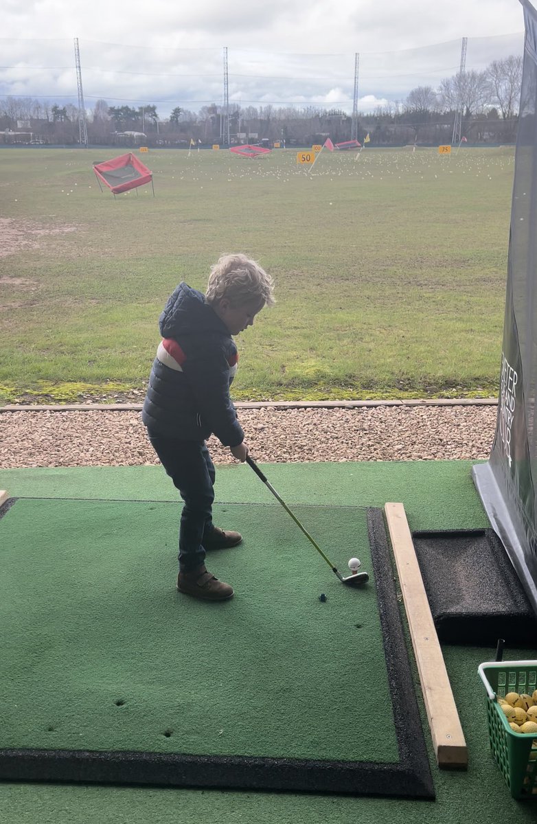 dceverettpgapro's tweet photo. Popped in to the @exetergcc Topsham Golf Academy today so Oscar could play @Toptracer Go Fish! Such a brilliant way to encourage our next generation of young golfers! He even asked if we could take all the fish home! 😂 @EnglandGolf #myboy #practiceisfun https://t.co/VshRfi9gb3
