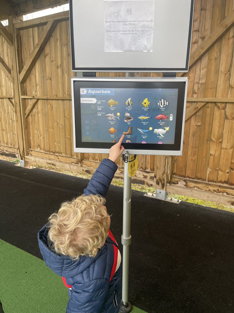 dceverettpgapro's tweet photo. Popped in to the @exetergcc Topsham Golf Academy today so Oscar could play @Toptracer Go Fish! Such a brilliant way to encourage our next generation of young golfers! He even asked if we could take all the fish home! 😂 @EnglandGolf #myboy #practiceisfun https://t.co/VshRfi9gb3