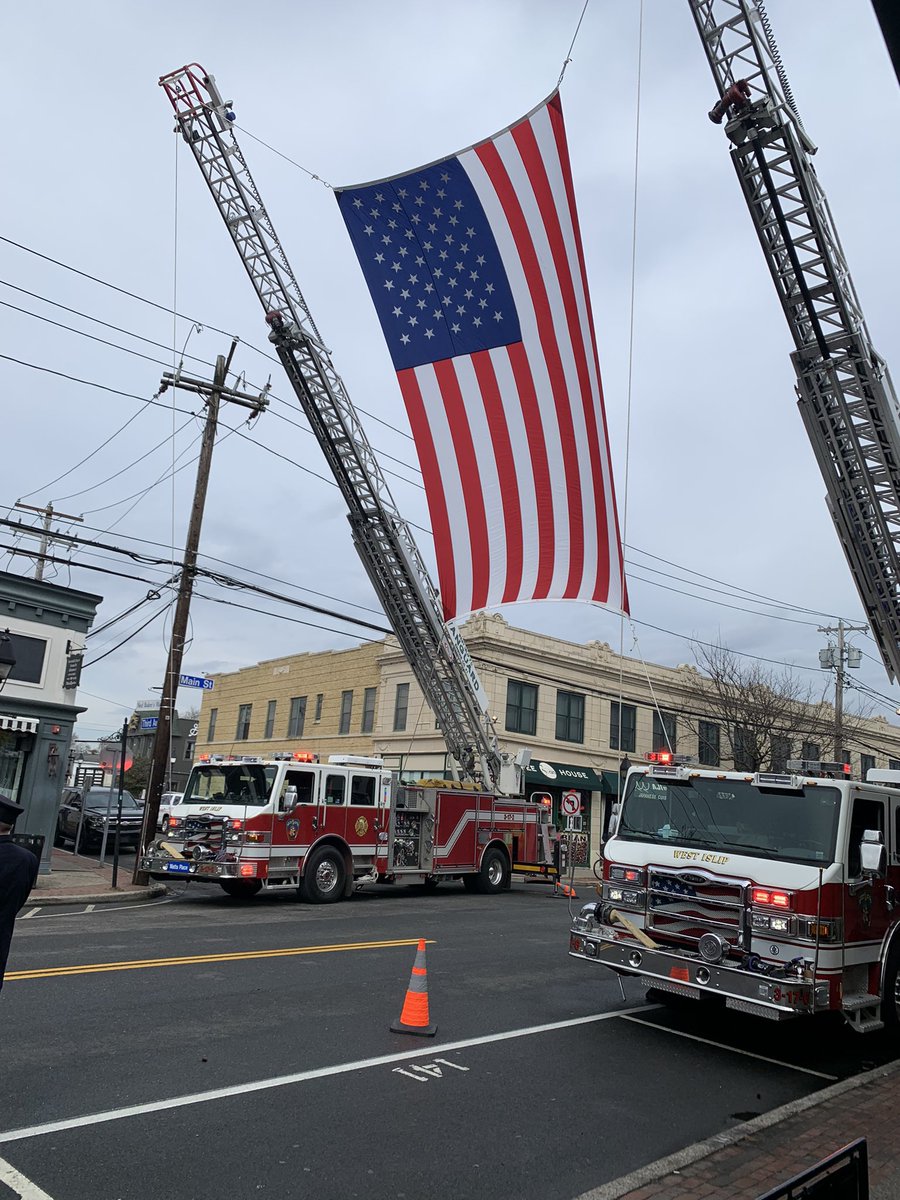 IslesJetsMets's tweet photo. #FDNY #IslipFD https://t.co/v0wqK1PQUU