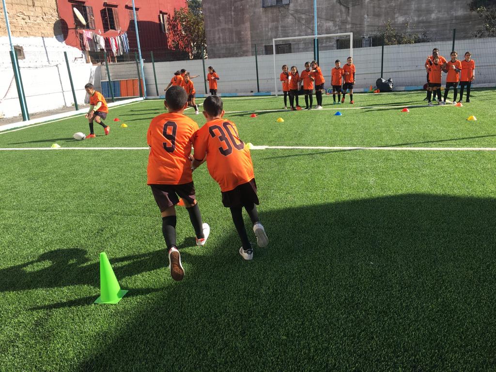 terresenmelees's tweet photo. Les séances hebdos de rugby éducatif du projet #Alafia Maroc sont effectives et bénéficieront à 2.500 enfants et adolescents dont 50% de filles pour cette année 2022. Ce projet à fort impact social ambitionne de former les futurs chamipons·nes du développement durable. @TIBUMaroc https://t.co/AkgVDoMKHR