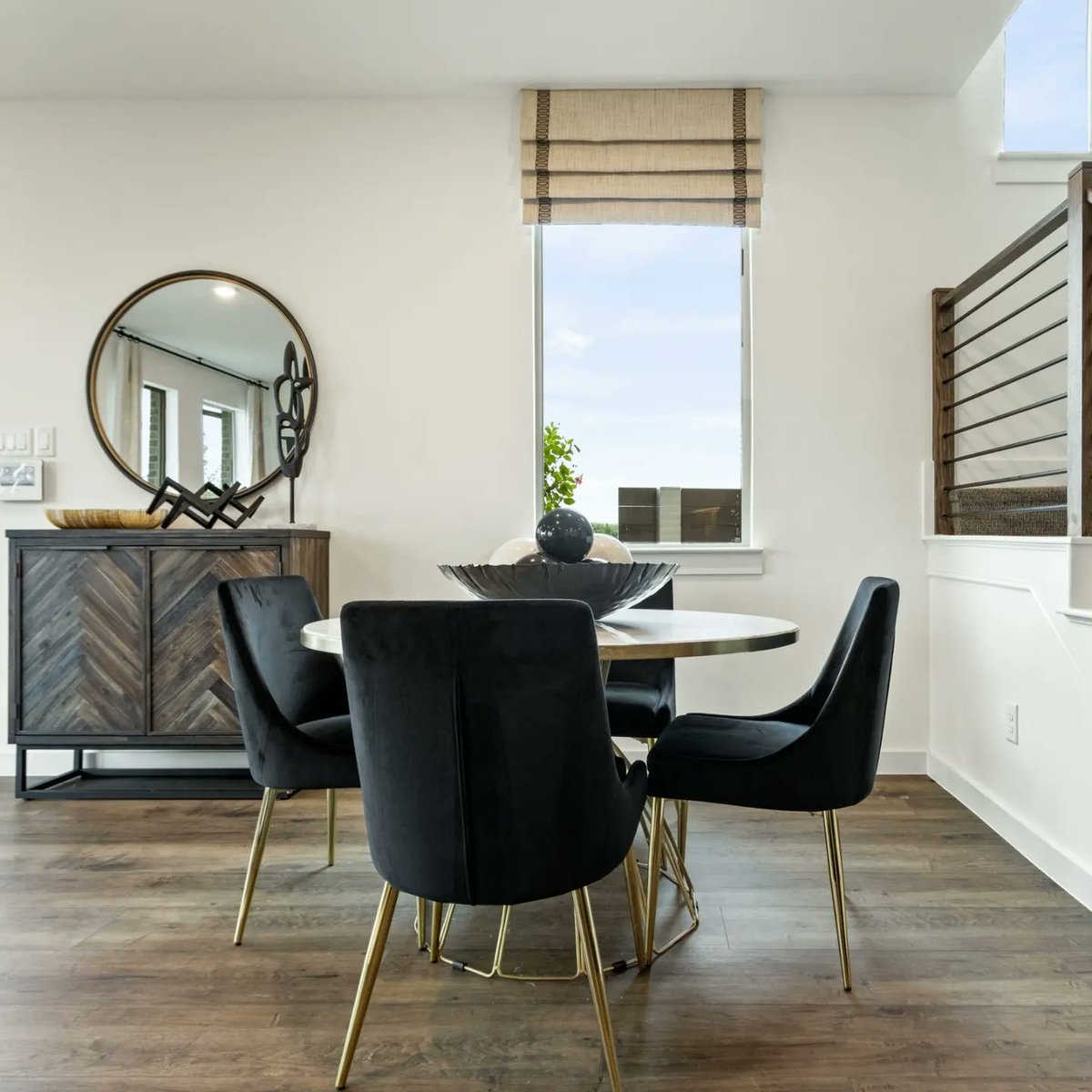 homestarstaging's tweet photo. Inland, table or outside? How do you prefer to dine? #dallasstaging @homestarstaging #dallasphotographer @LanceUEP https://t.co/MkeJQJFfSZ