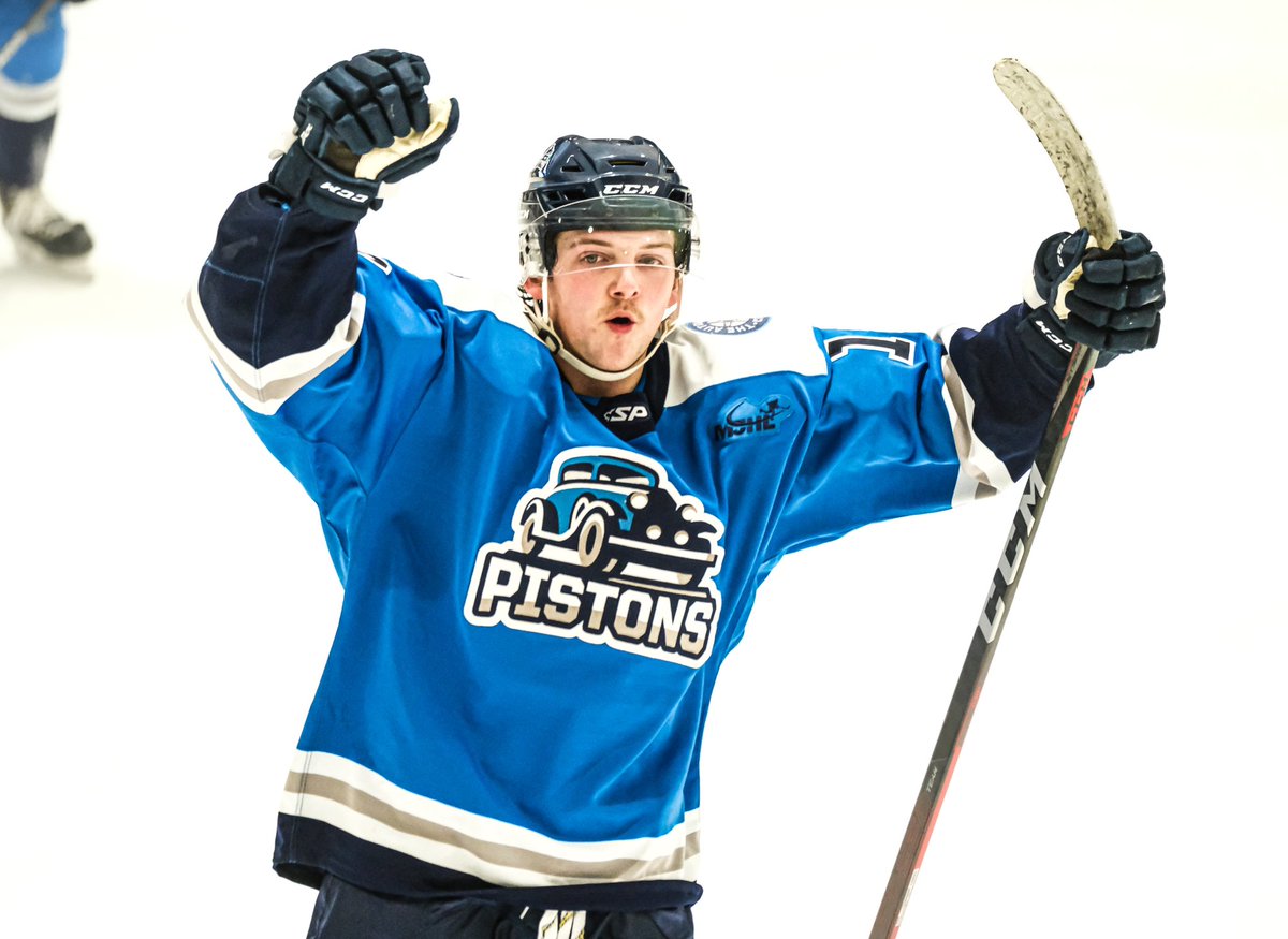 #PlayerAdvancement | Congratulations to <a href="/MJHLPistons/">Steinbach Pistons</a> F Zach Power (01) who has committed to play Div. I <a href="/NCAAIceHockey/">NCAA Ice Hockey</a> for the University of Alaska Fairbanks <a href="/NanooksHockey/">Alaska Hockey</a> 

📸 @JuniorNightMB 

#MJHLHockey #PlayHereGoAnywhere