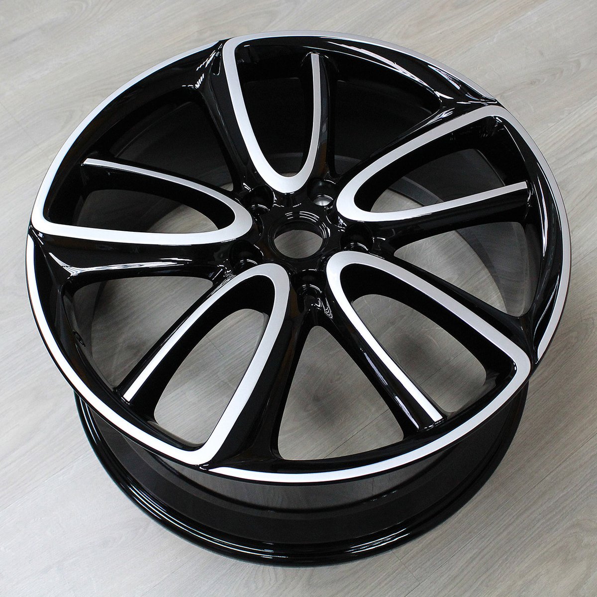RemdiskRu's tweet photo. https://t.co/UTwfn2Ubv2
Wheel refinishing - Acrylic coating - Акриловая покраска дисков автомобиля Bentley
#acryliccoating #wheelrefinishing #покраскадисков #акриловаяпокраскадисков #remdisk #hofmannсервис https://t.co/CrC694zWjG