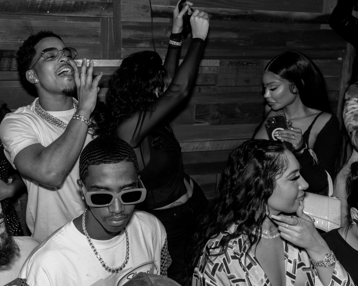 KrispyProd's tweet photo. @Kingcombs // Family Affair https://t.co/ZGYJohrq54
