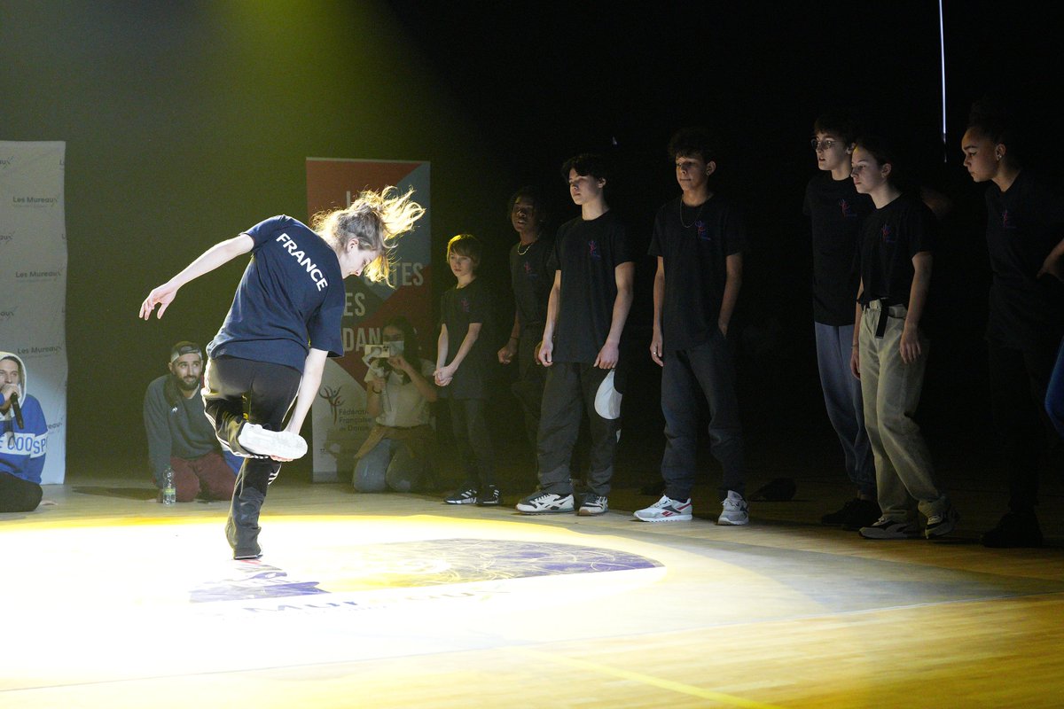 Les_Mureaux's tweet photo. #Démonstration, #initiation et #battle... Ce mercredi 23 février, l'équipe de #France de #breaking a investi le Cosec des #Mureaux🤸🏽💥

Bravo aux #Bboy et #Bgirl pour leurs #performances 👏🏼 et merci à l'ensemble des personnes qui ont fait vivre cet #évènement ! https://t.co/TWOk4kYn9c