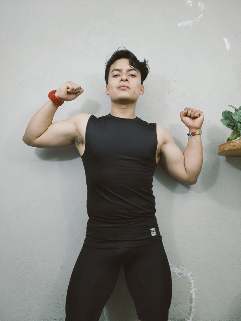 Byronsoo21's tweet photo. Hello 

#fit #gym #guys #love #mrbeast https://t.co/A84rEdWi46