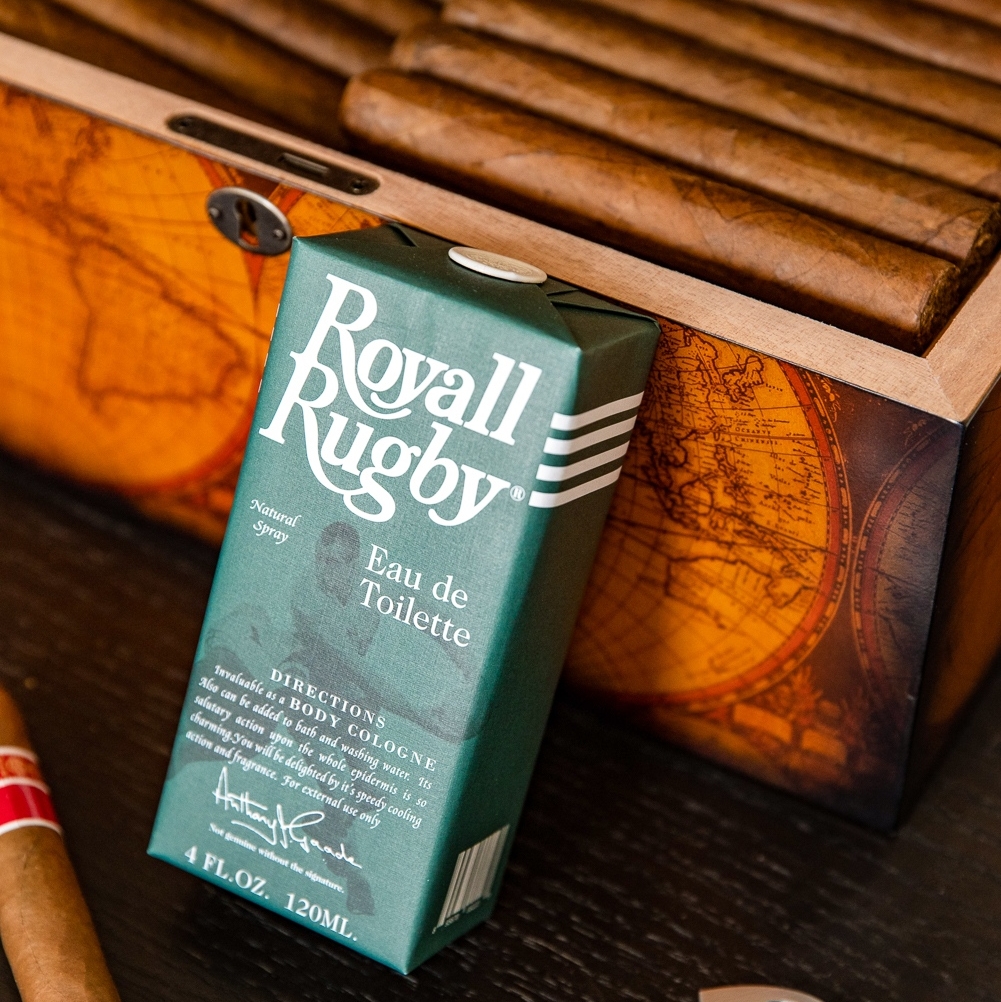 royalllyme's tweet photo. Take the day head-on. Spirited and charismatic, Royall Rugby mingles fresh green geranium leaf with a gentle touch of earthy cedarwood.
#scentnotes
Geranium Leaf, Cedarwood, Bitter Orange, Grapefruit Rind, Black Peppercorn, Vetiver Root, Black Currant. https://t.co/vjPuSD3H4U