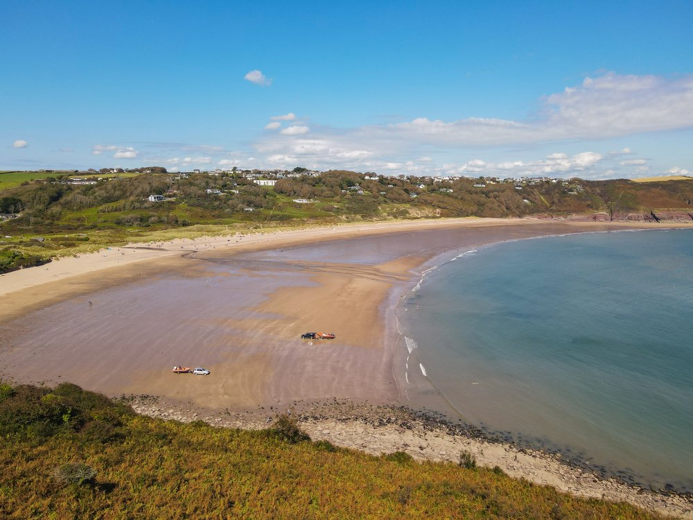 What Pembrokeshire beach are you most looking forward to getting out to, as spring slowly creeps up upon us? 😁🏴