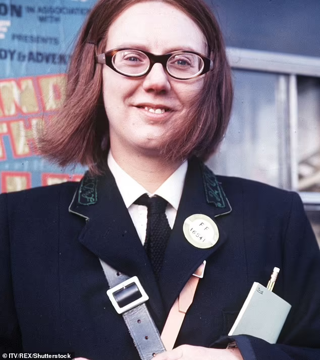 b_wright_esq's tweet photo. #RIPolive
#OnTheBuses https://t.co/ZjEjus77XX