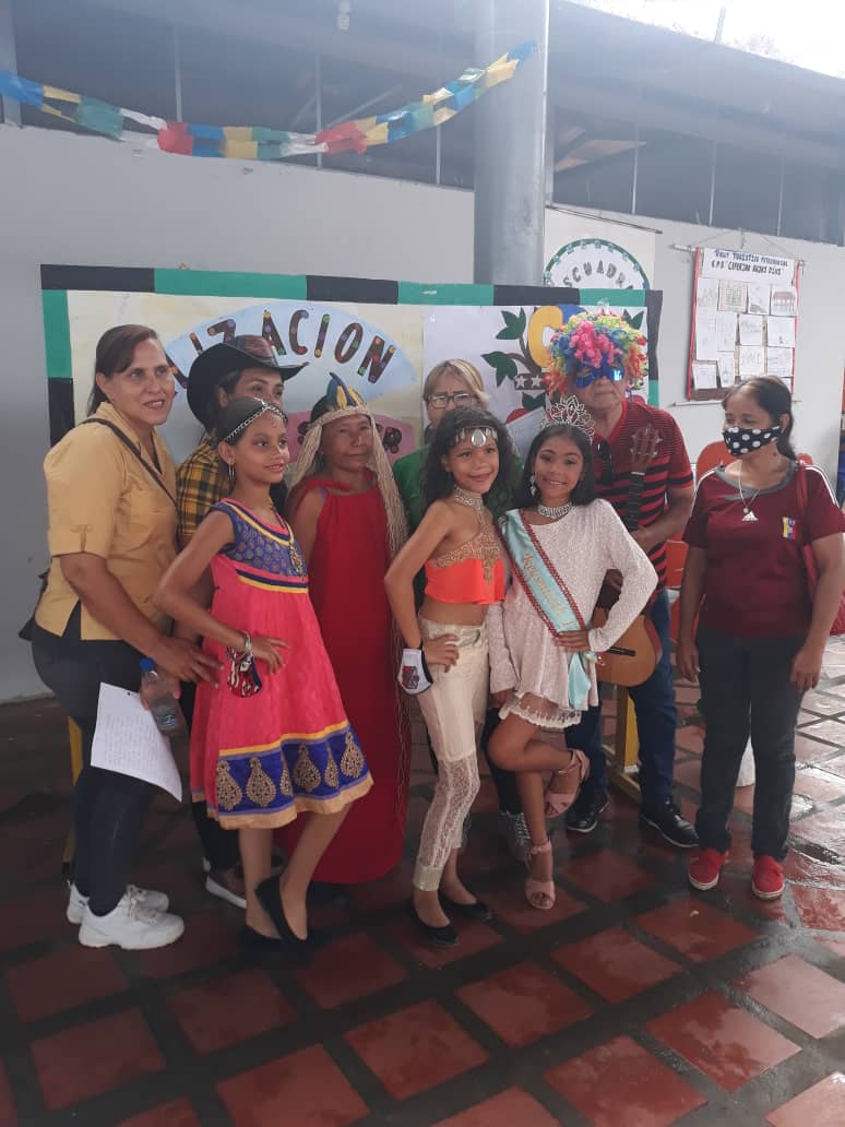 Zonaeducadelor1's tweet photo. @DGRPA1 Desde Delta Amacuro se realizan exitosamente las Sistematización del Hacer y el Saber @NicolasMaduro @_LaAvanzadora @MPPEDUCACION @RosangelaOrozco @ViceComunidades @FannyG45 @FlorvidiaLaya @SalaDeltAmacuro https://t.co/3twX6QQLDO