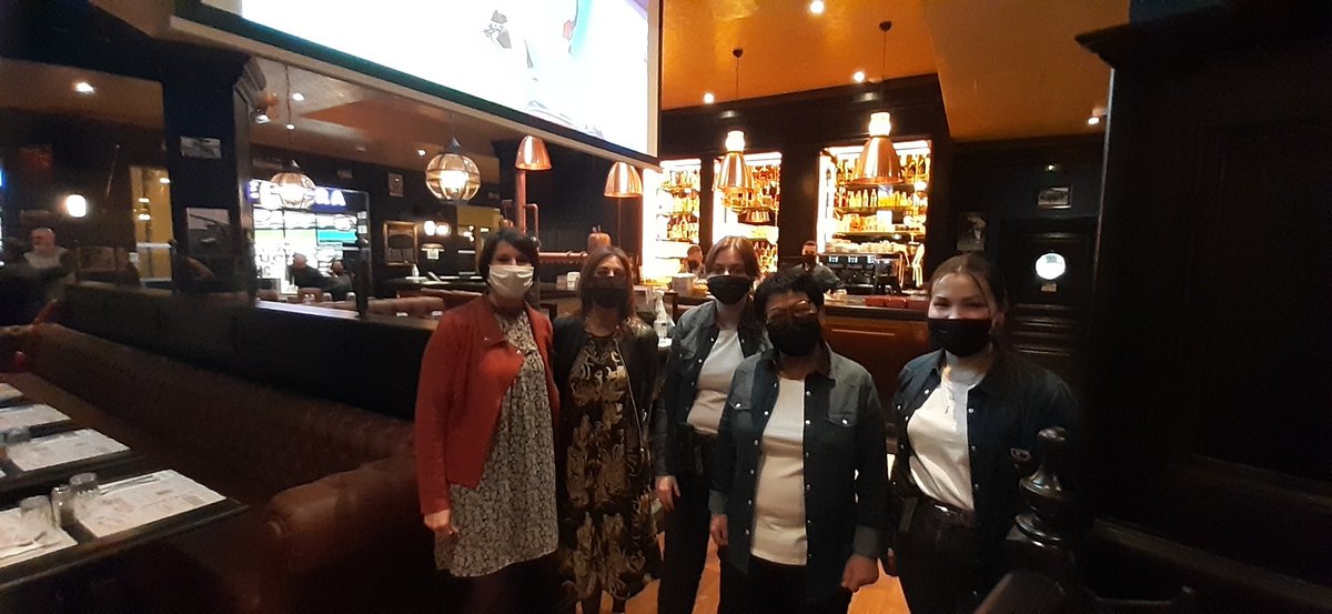 #TousMobilises 
Ce soir nous sommes venus encourager l'equipe recrutée grâce à la #MRS lors de la soirée service d'essai la nouvelle brasserie Au Bureau qui ouvre demain #Cholet 👏🍔🥩
Merci aux recruteurs qui nous ont fait confiance pour ces 15 postes.