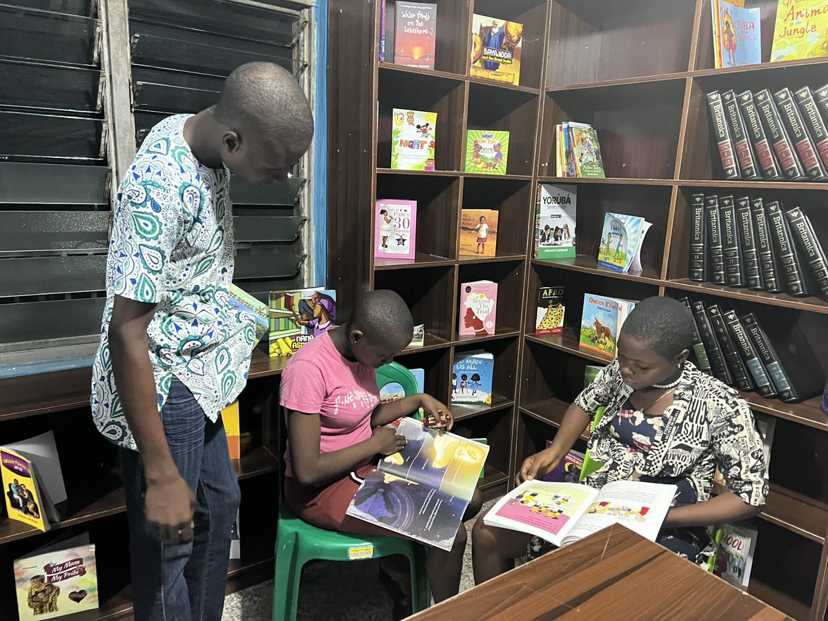AyaFubaraEneli's tweet photo. Day 10. From that to this! Almost can’t believe we pulled this off. Thanks to an incredible team of donors in the US, Port Harcourt and Lagos coming together on a vision. We are changing lives for the better! #OpoboLibraryInitiative #emmajohnsondirigowari https://t.co/YI7NfeccQT